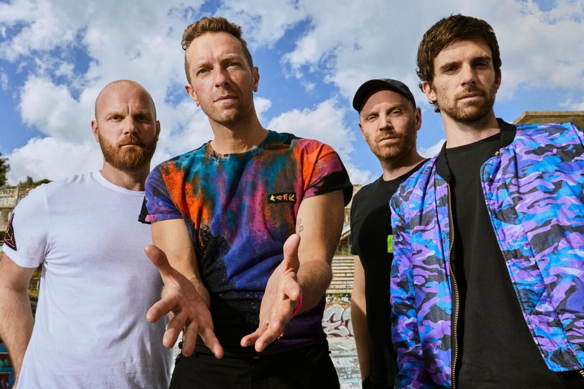 “feelslikeimfallinginlove”: Κυκλοφόρησε το νέο videoclip των Coldplay που γυρίστηκε στο Ηρώδειο