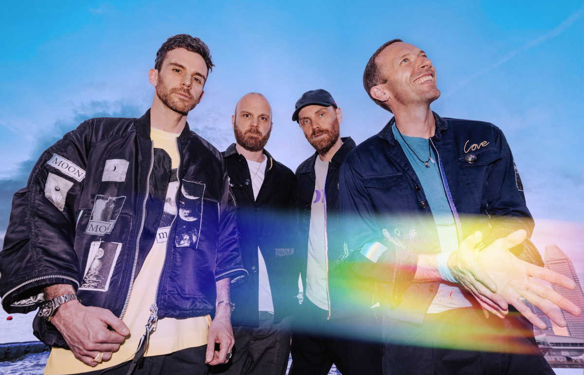 Οι Coldplay επιστρέφουν με το ολοκαίνουριο single τους με τίτλο “feelslikeimfallinginlove”