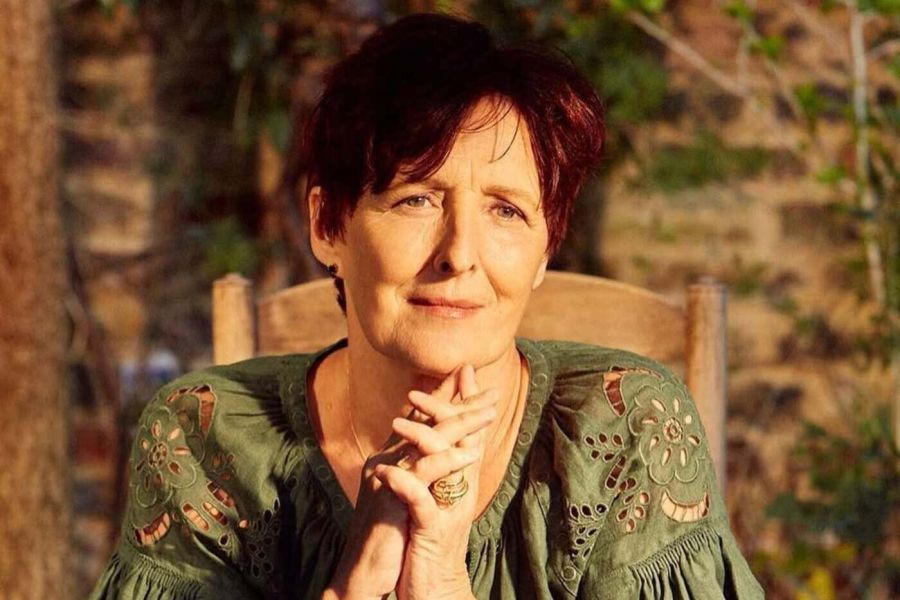 Fiona Shaw: «Μια σχέση έρχεται από τον Θεό και το τυχαίο»
